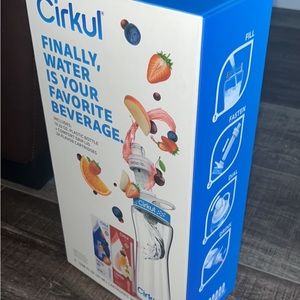 Cirkul Water Bottle New in Box White